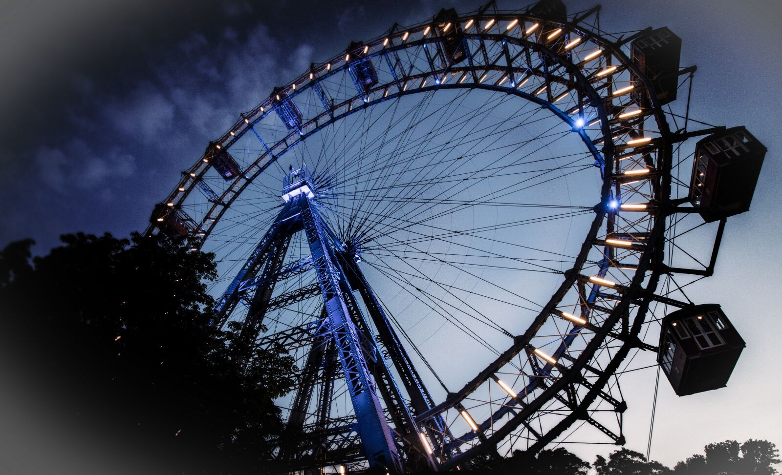Canon EOS 80D + Canon EF-S 10-18mm F4.5–5.6 IS STM sample photo. Vienna, prater, ferris wheel photography