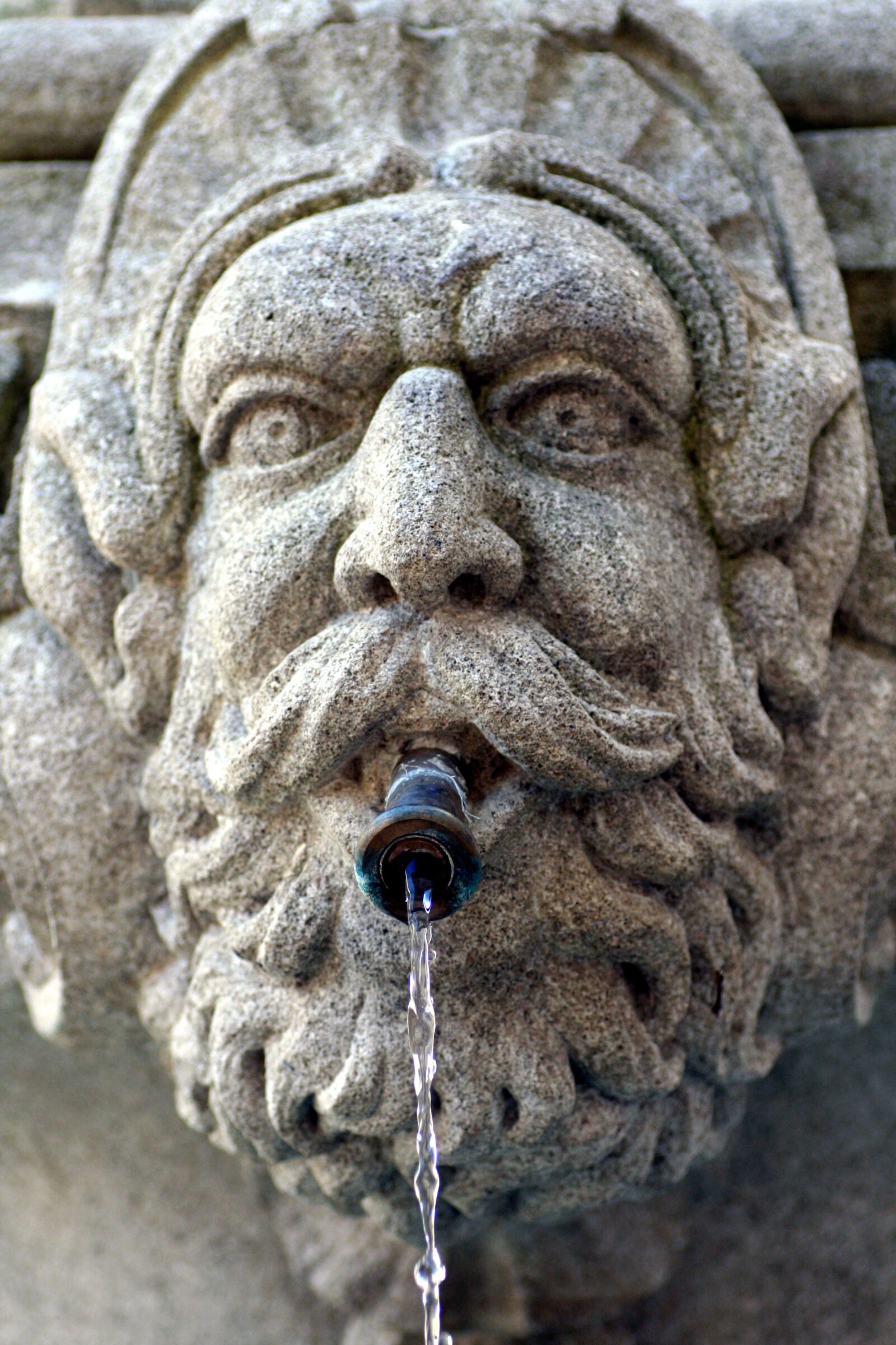 Canon EOS 350D (EOS Digital Rebel XT / EOS Kiss Digital N) sample photo. Fountain, france, south photography
