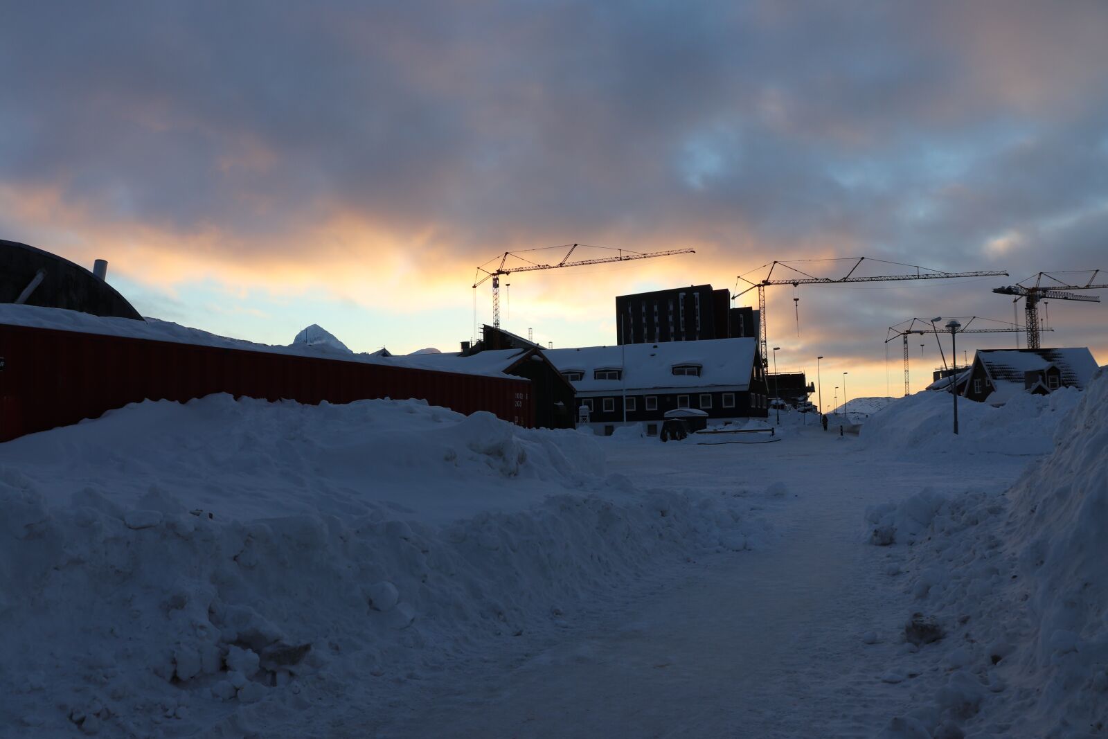 Canon EOS 200D (EOS Rebel SL2 / EOS Kiss X9) sample photo. Nuuk, greenland, winter photography