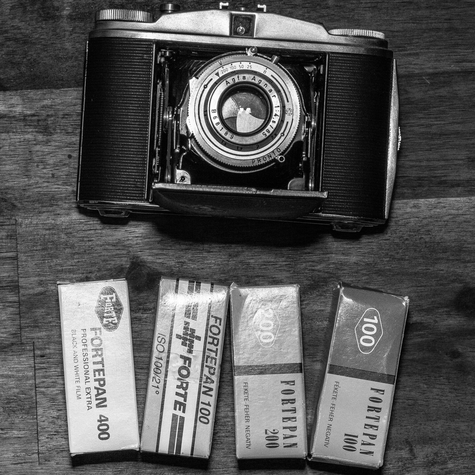 Canon EOS 5D Mark II sample photo. Retro, antique, shutter photography