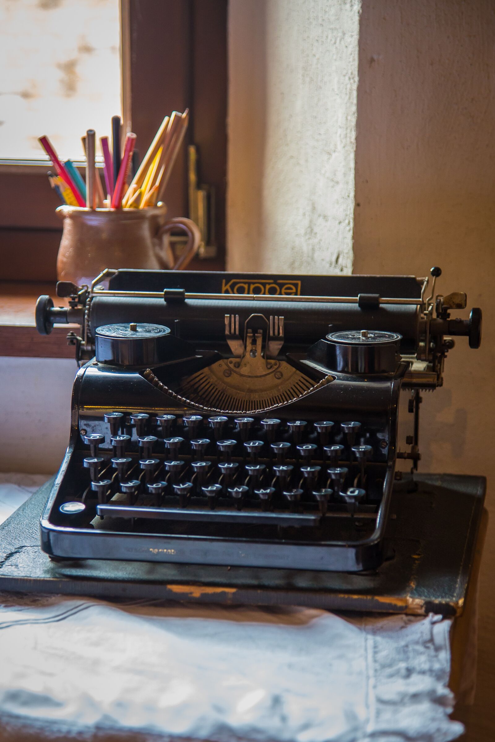 Canon EF 24-105mm F4L IS USM sample photo. Typewriter, write, keys photography