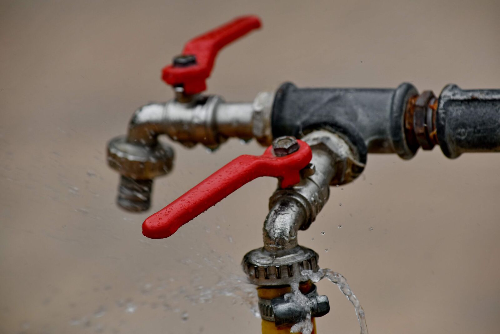Nikon D5500 sample photo. Faucet, industry, pipe, equipment photography