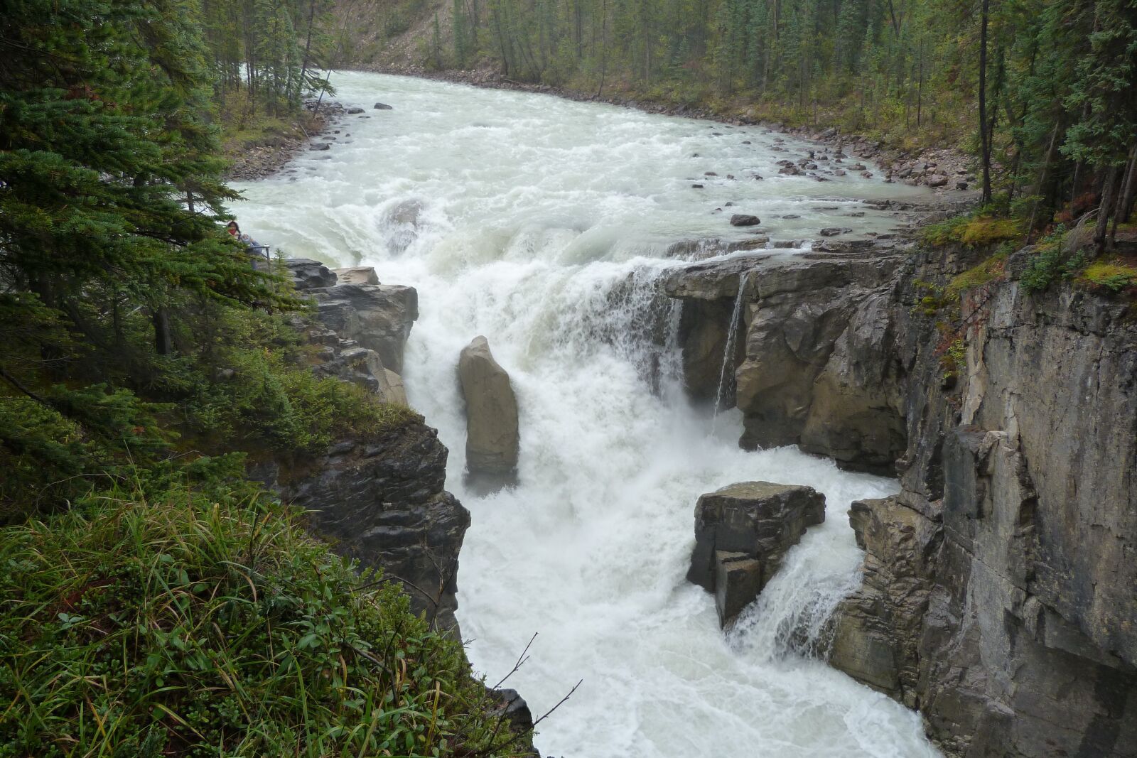 Panasonic Lumix DMC-FZ40 (Lumix DMC-FZ45) sample photo. Sunwapta falls, canada, rockies photography