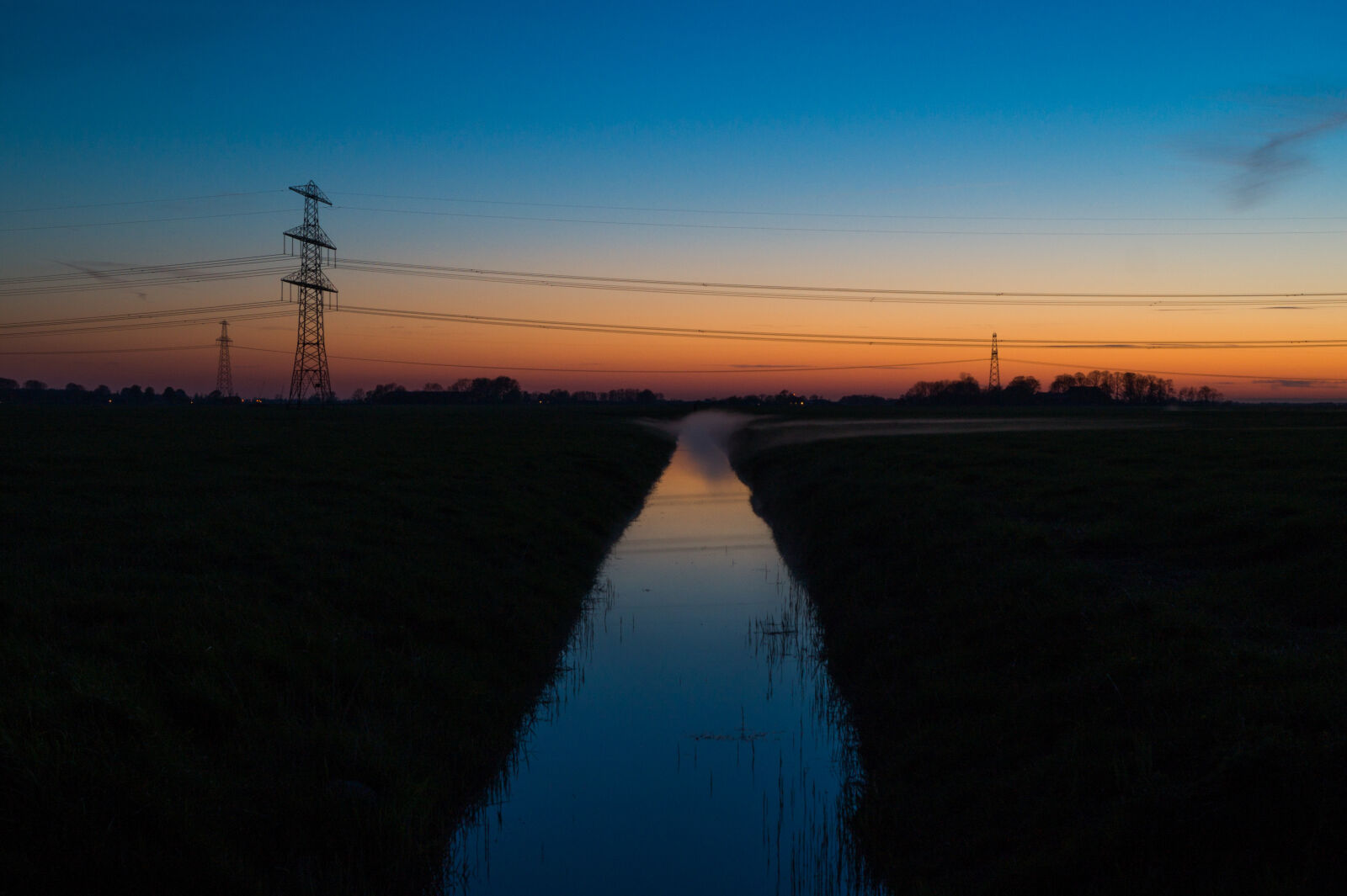 Sony DT 18-55mm F3.5-5.6 SAM II sample photo. Dawn, sunset, dark, sunrise photography