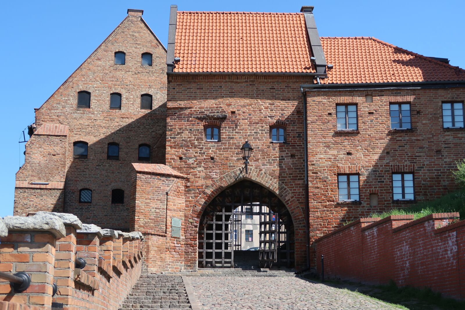 Canon PowerShot G7 X Mark II sample photo. Old town, gate, historic photography