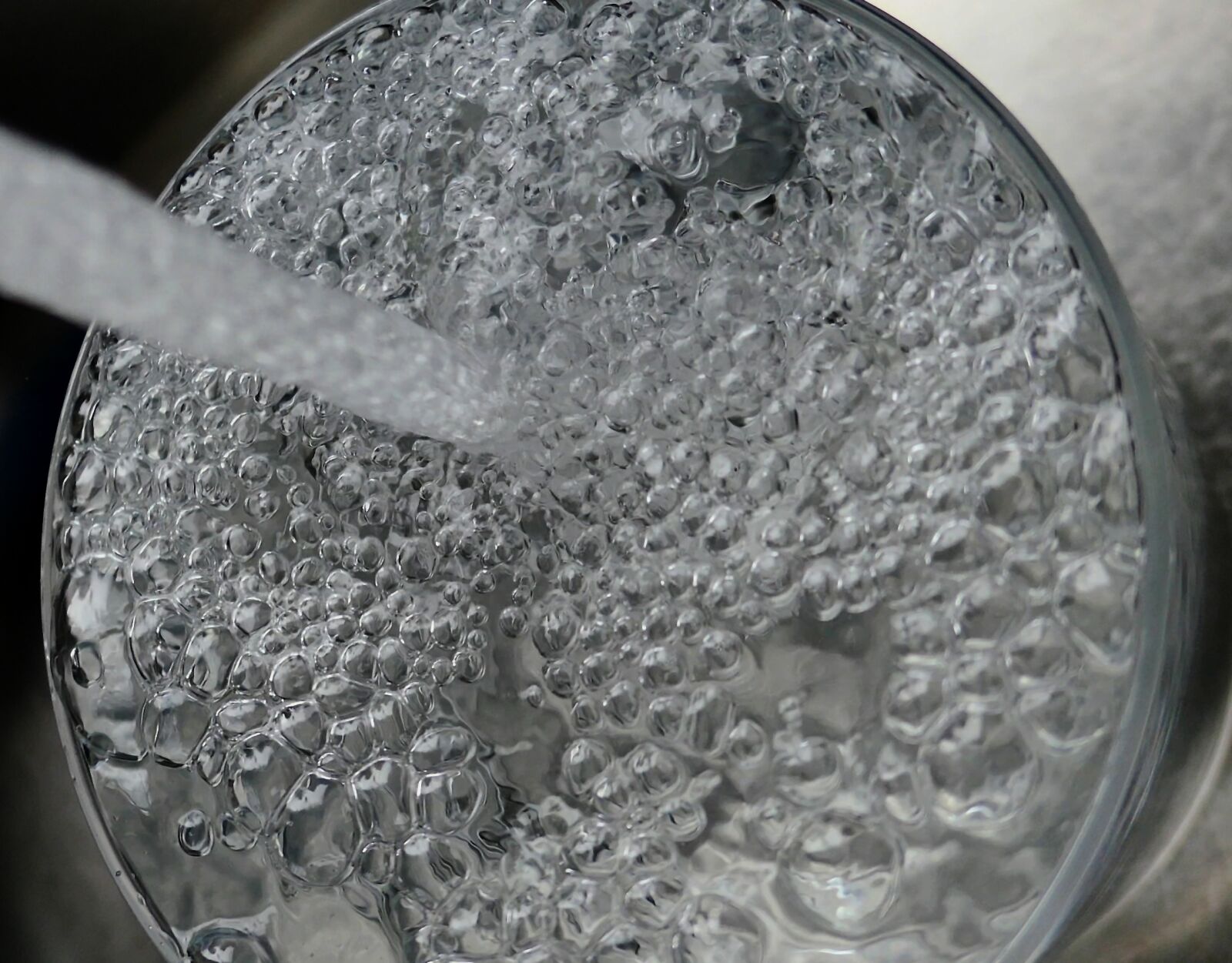 Panasonic Lumix DMC-LX10 (Lumix DMC-LX15) sample photo. Water, drop of water photography