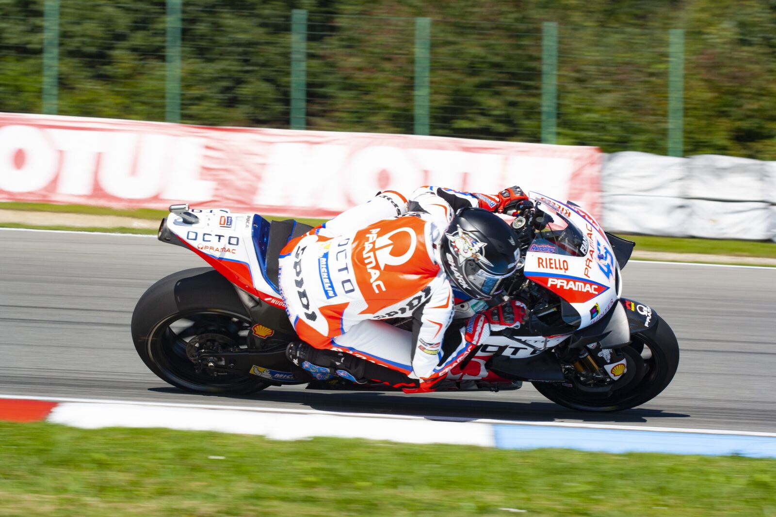 Canon EOS 1000D (EOS Digital Rebel XS / EOS Kiss F) sample photo. Motorcycle, racing, motorsport photography