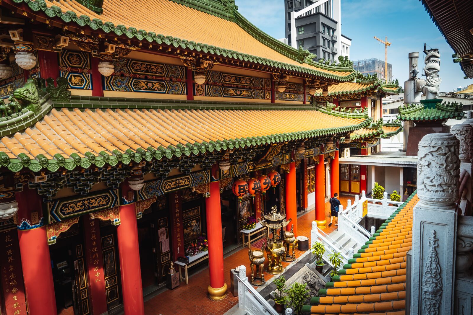Sony a7 II + Sony Vario Tessar T* FE 24-70mm F4 ZA OSS sample photo. Kaohsiung, temple, taiwan photography