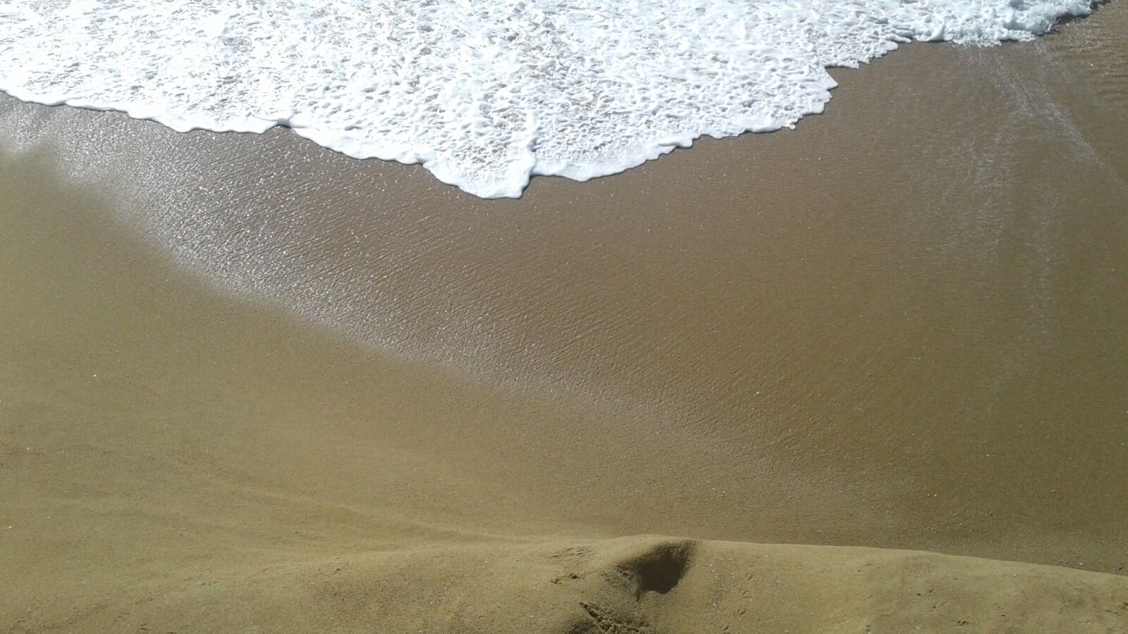 Samsung Galaxy J1 sample photo. Wave, foam, beach photography