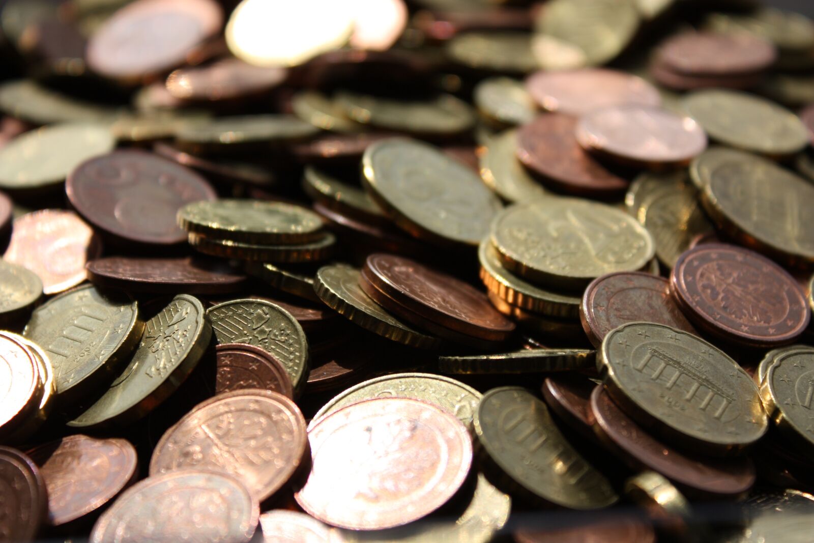 Canon EOS 450D (EOS Rebel XSi / EOS Kiss X2) sample photo. Money, euro, coins photography
