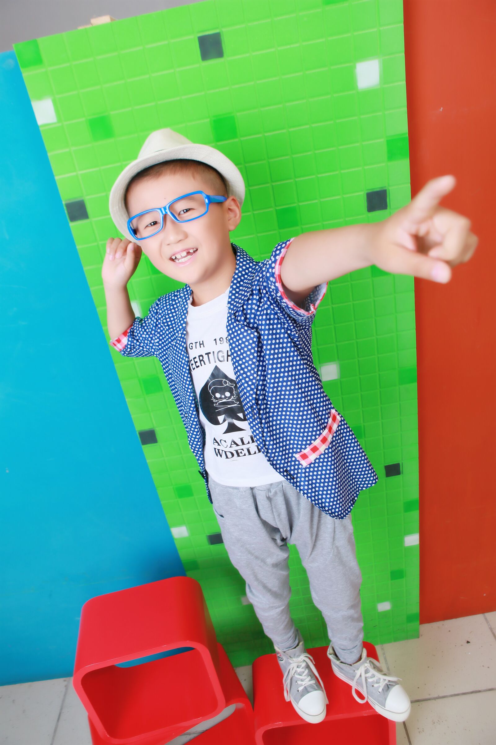 Canon EOS 5D Mark II sample photo. Handsome guy, boy, trend photography