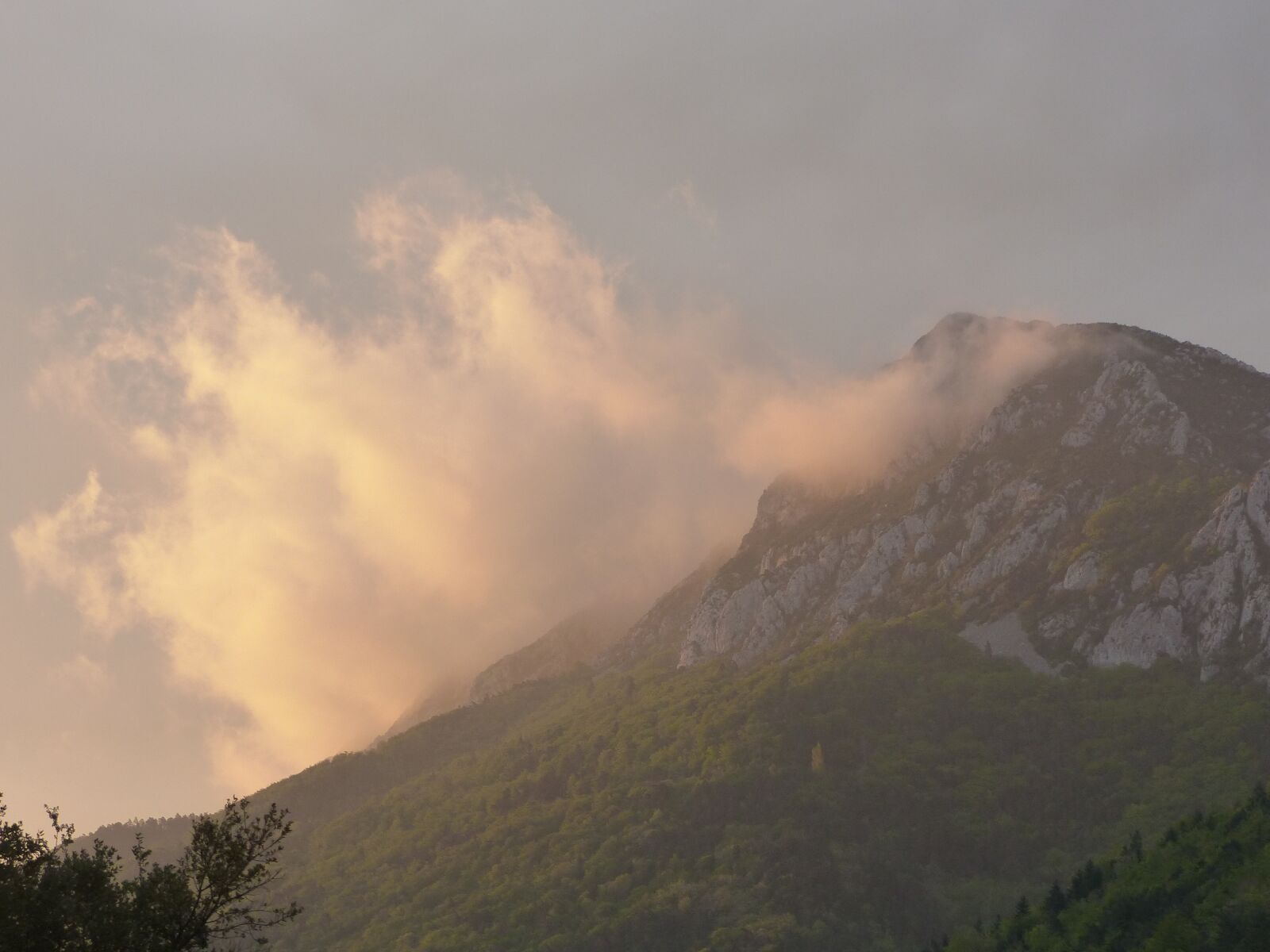 Panasonic Lumix DMC-FZ200 sample photo. Mountain, sky, cloud photography
