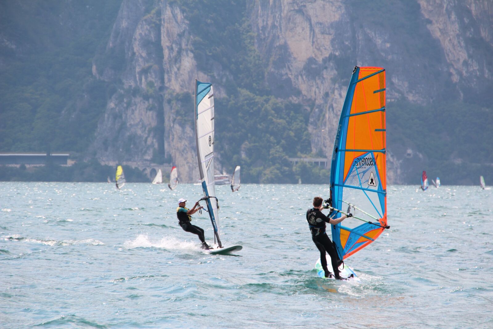 Canon EOS 600D (Rebel EOS T3i / EOS Kiss X5) sample photo. Garda, surfer, surf photography