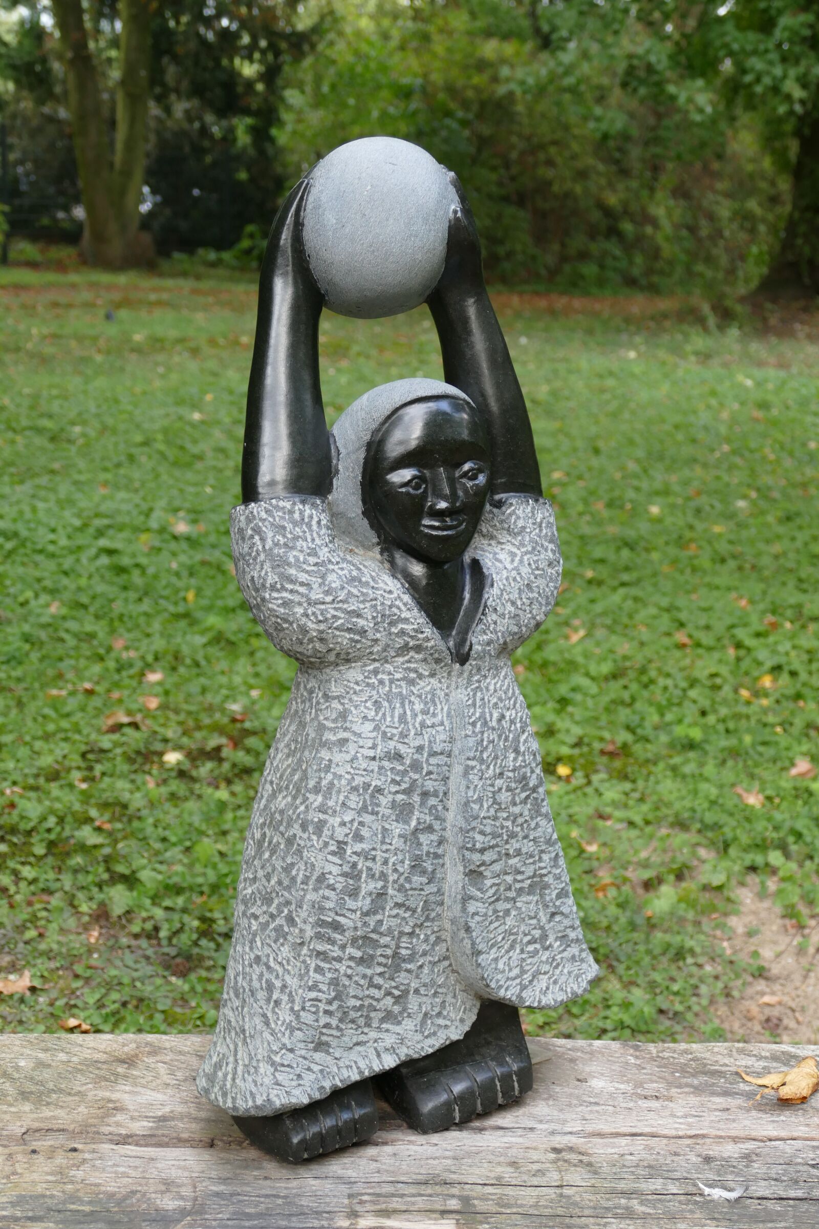 Panasonic Lumix DMC-FZ1000 sample photo. Sculpture, figure, art photography