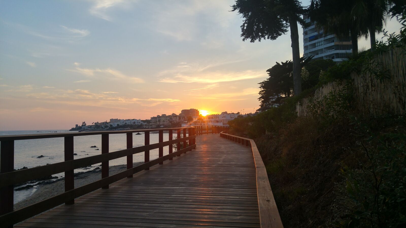 LG G4 sample photo. Spain, sunset, broadwalk photography