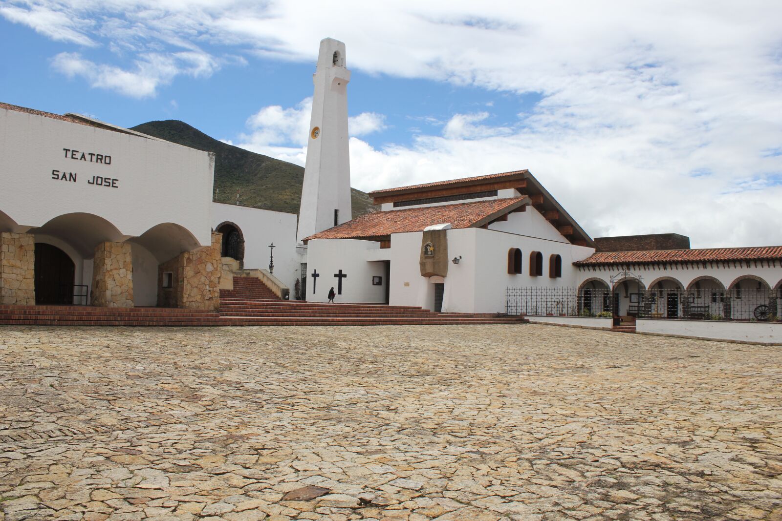 Canon EOS 550D (EOS Rebel T2i / EOS Kiss X4) sample photo. Colombia, landscape, people photography