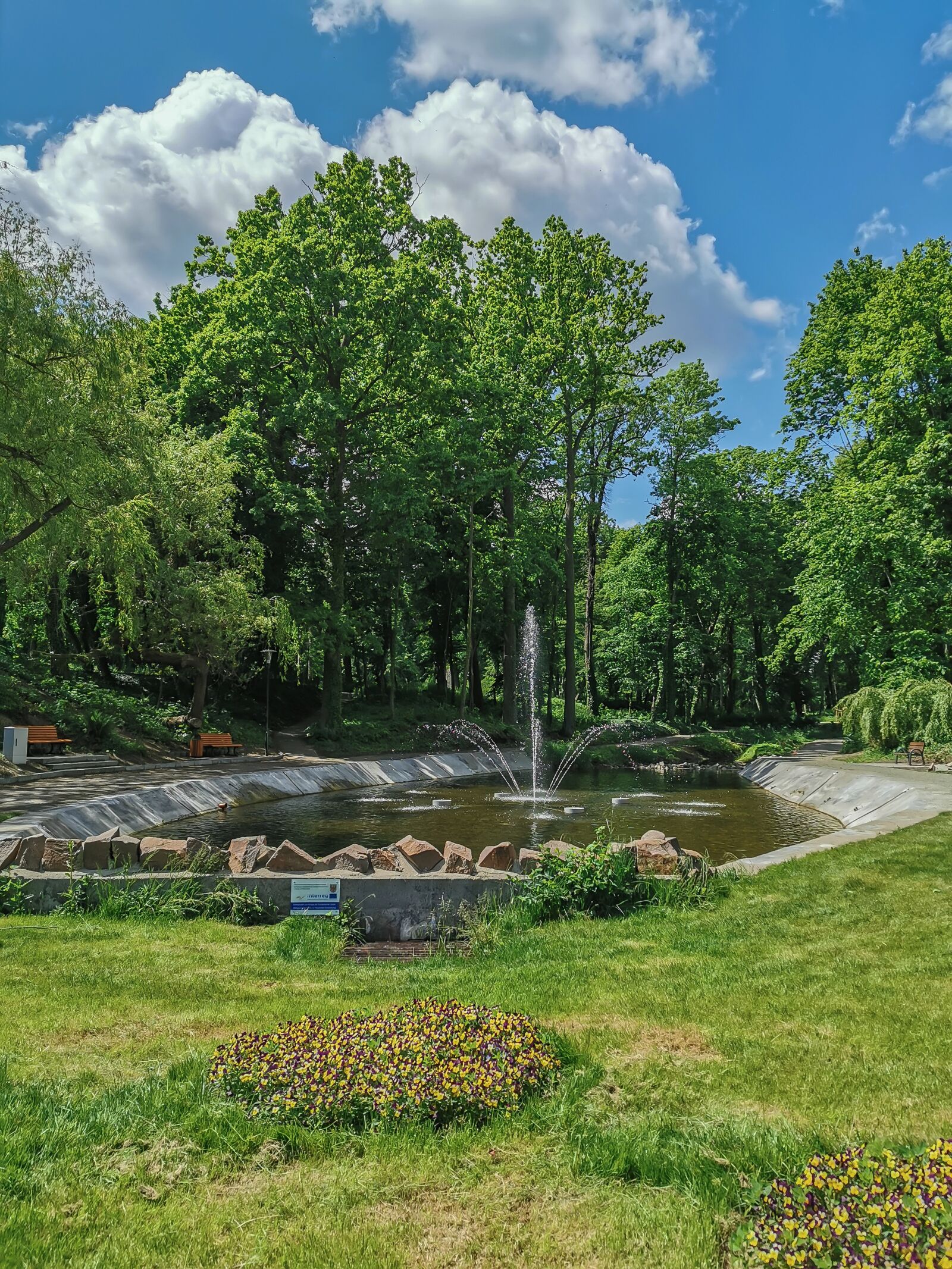 HUAWEI P30 Pro sample photo. Citizen garden, fountain, park photography