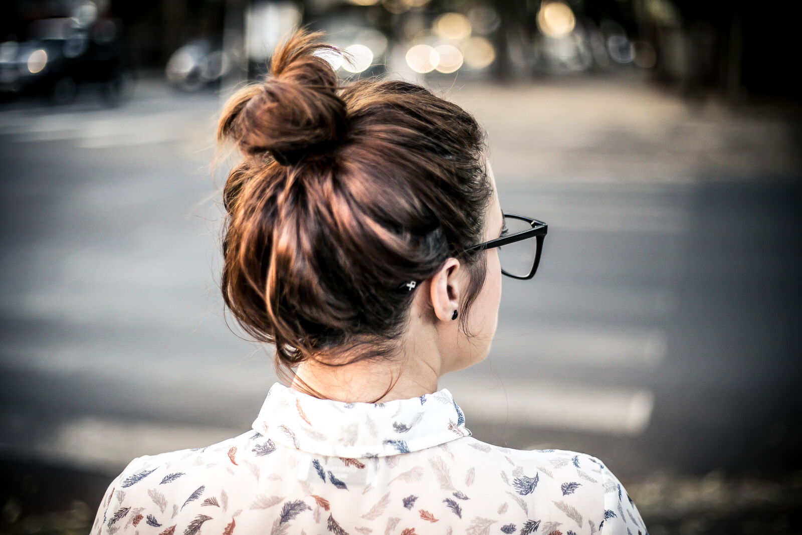 Canon EOS 6D + Canon EF 50mm F1.8 STM sample photo. Adorable, back, view, blur photography