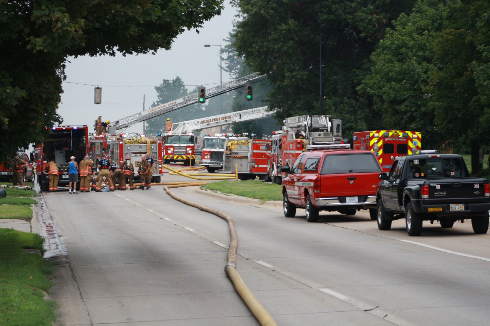 Canon EOS 1000D (EOS Digital Rebel XS / EOS Kiss F) sample photo. Fire, firetruck, lincoln photography