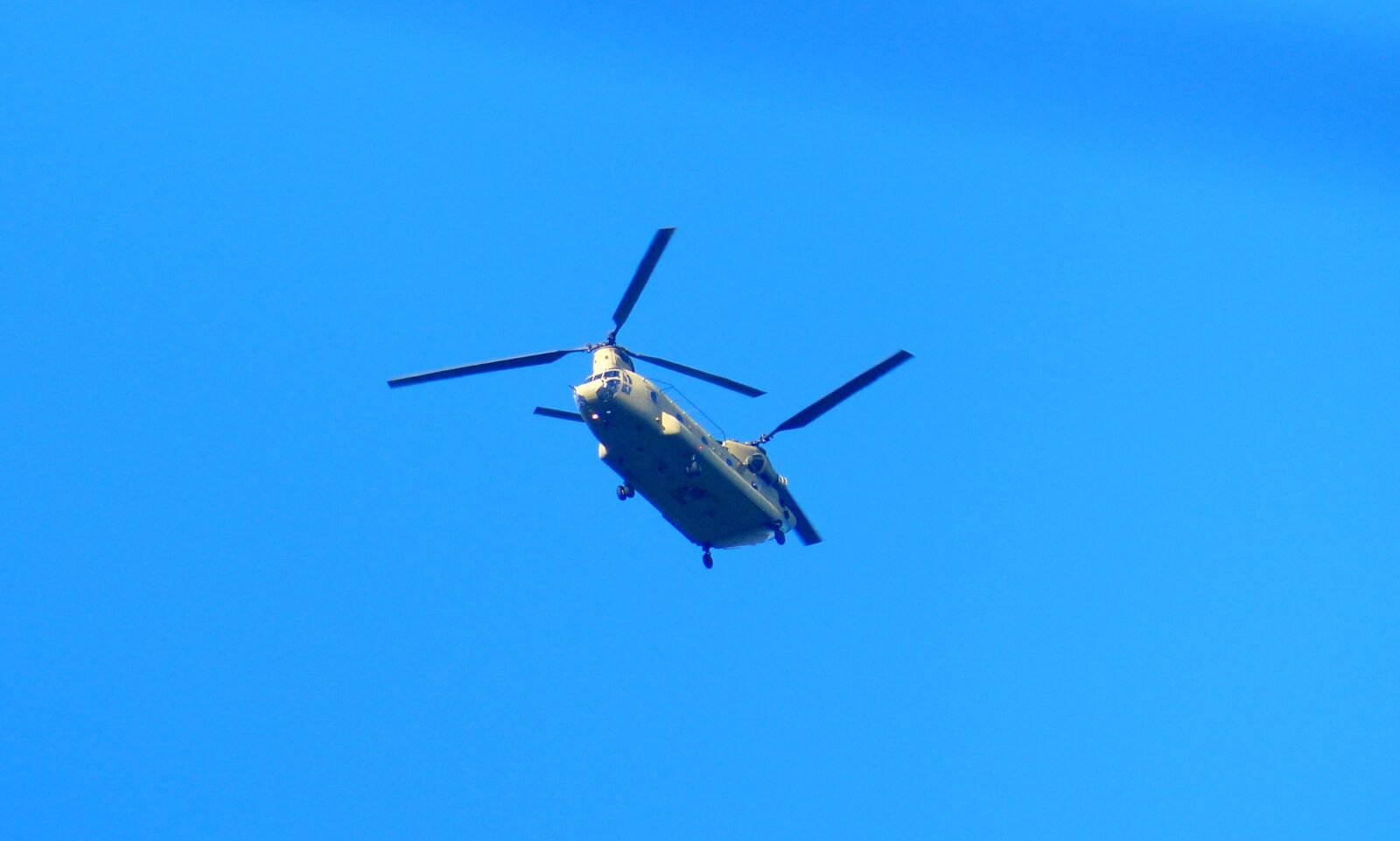 Panasonic Lumix DMC-FZ200 sample photo. Aircraft, helicopter, flying photography