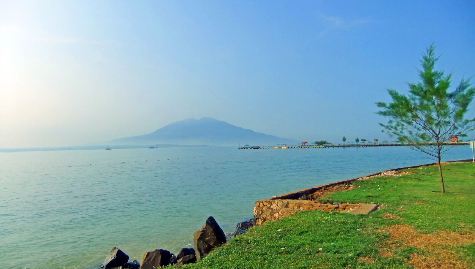 FujiFilm FinePix F70EXR (FinePix F75EXR) sample photo. Kalianda, beach photography
