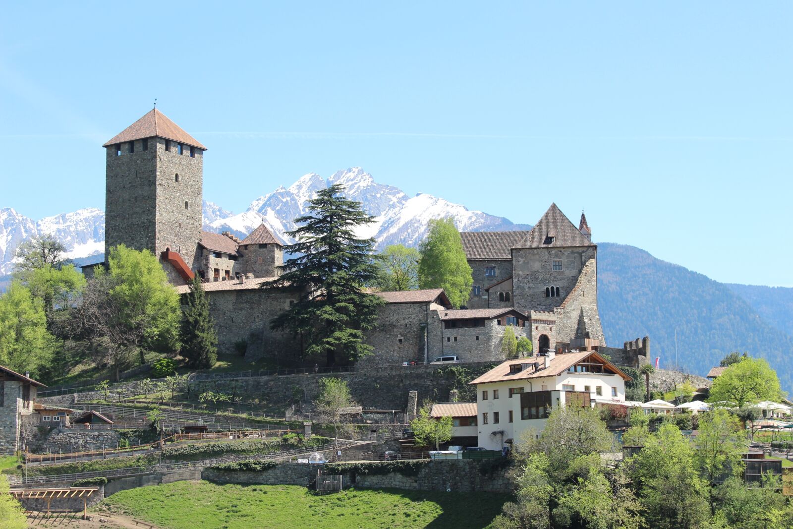 Canon EOS 700D (EOS Rebel T5i / EOS Kiss X7i) sample photo. Castle, tyrol, south tyrol photography