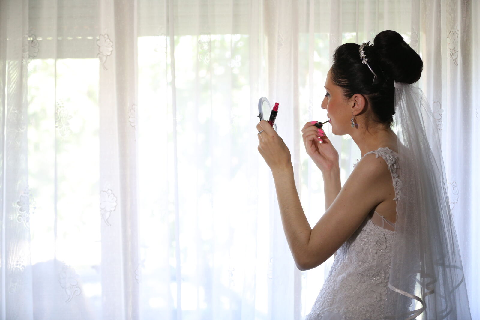 Canon EOS 5D Mark III sample photo. Bride, face, hairstyle, lips photography