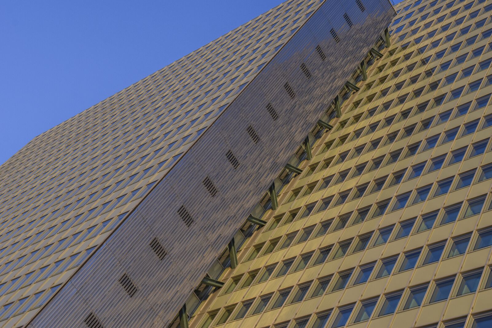 Nikon D3300 sample photo. Architecture, skyscraper, building photography