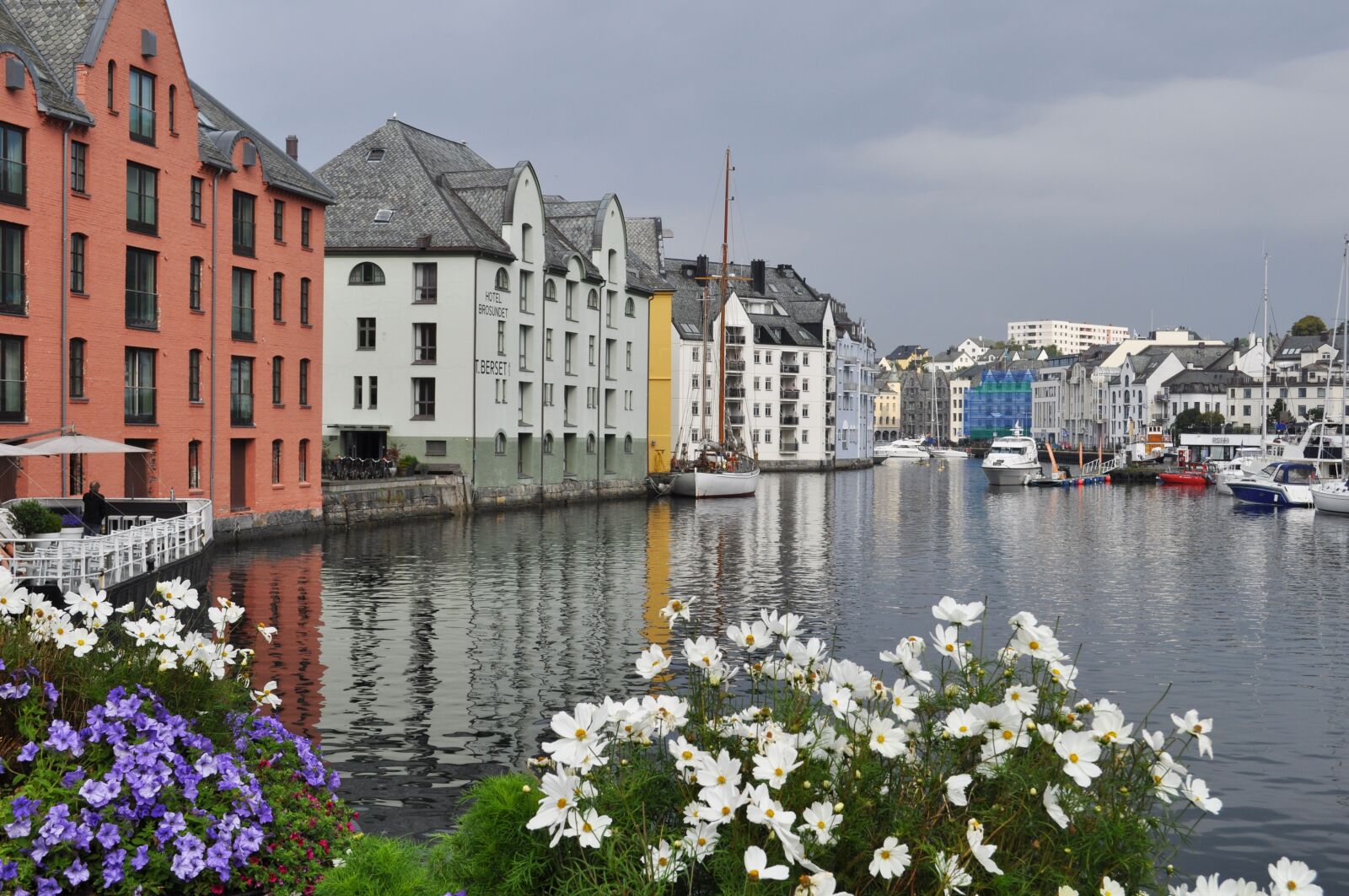 Nikon D5000 sample photo. Bergen, norway, harbor photography