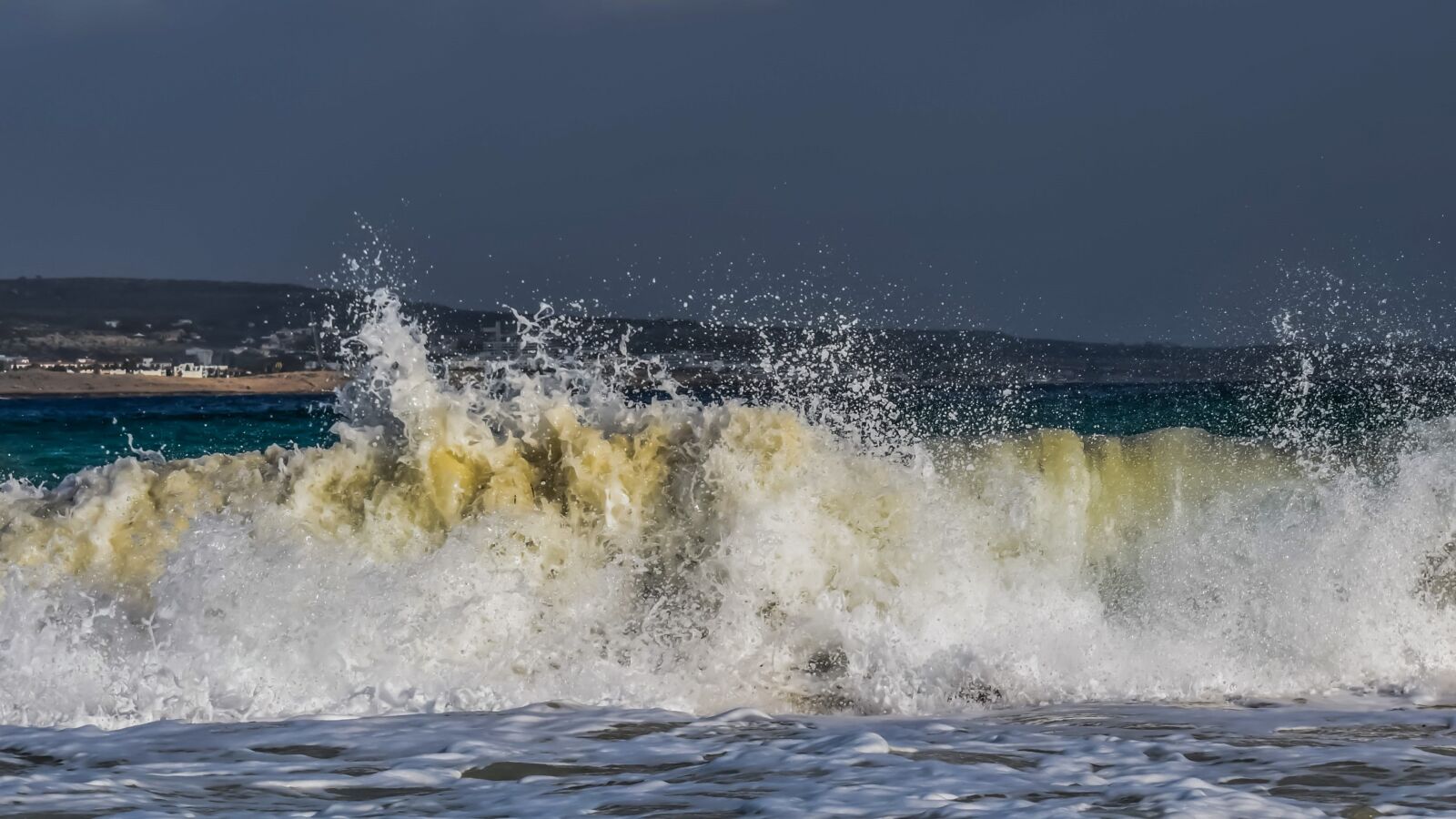 Nikon D3300 sample photo. Wave, smashing, foam photography