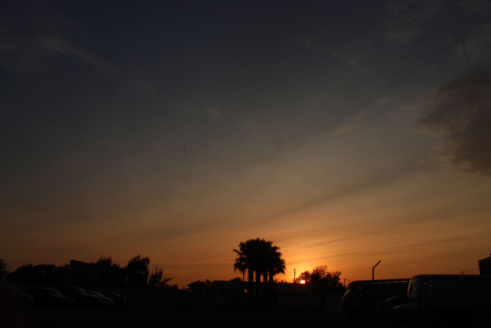 Canon EOS 600D (Rebel EOS T3i / EOS Kiss X5) sample photo. Houses, sunset, home photography