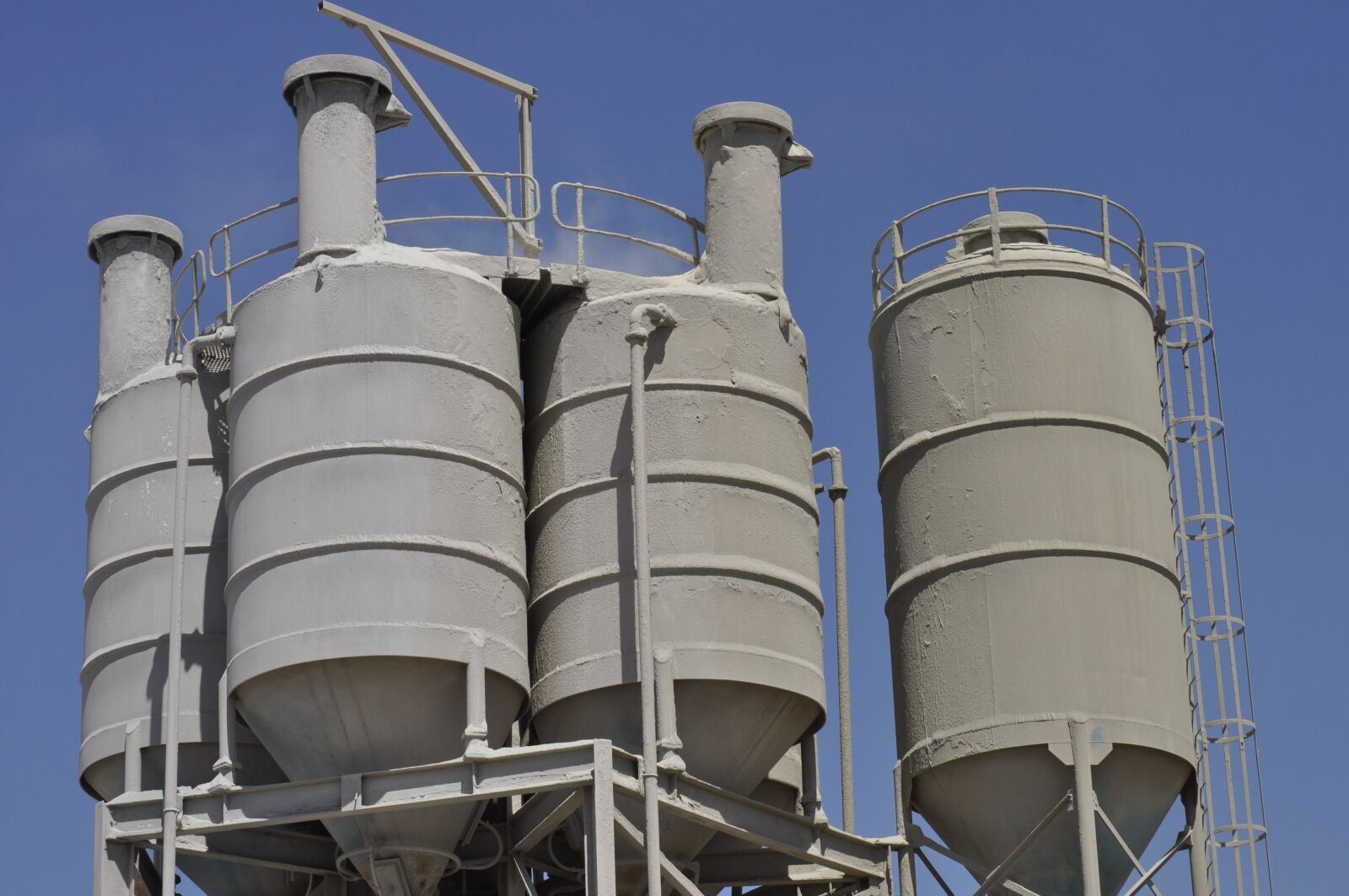Nikon D5000 sample photo. Cement, factory, equipment photography