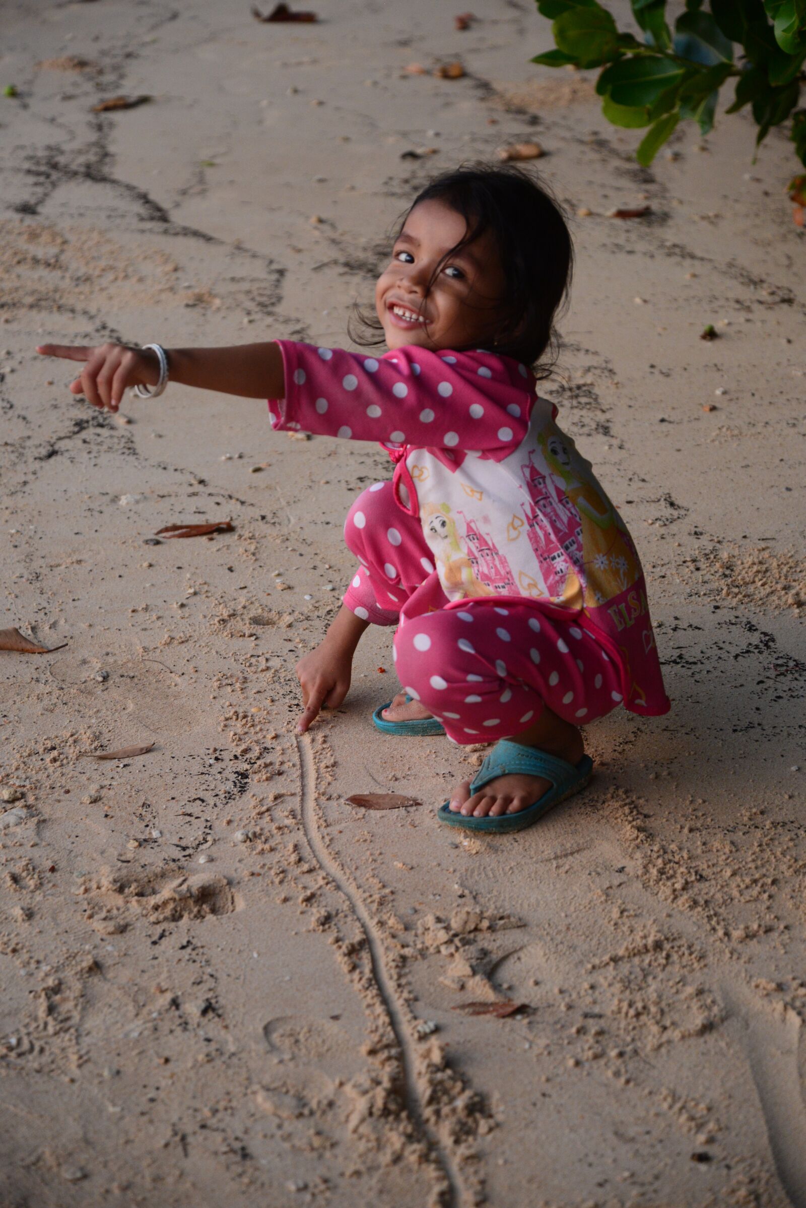 Nikon D600 sample photo. Sand, child, people photography