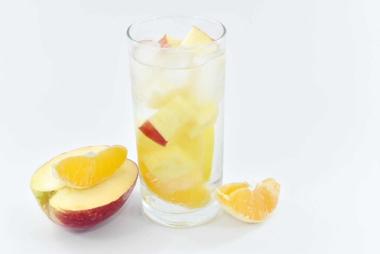 Nikon D5500 sample photo. Apples, fruit juice, grapefruit photography