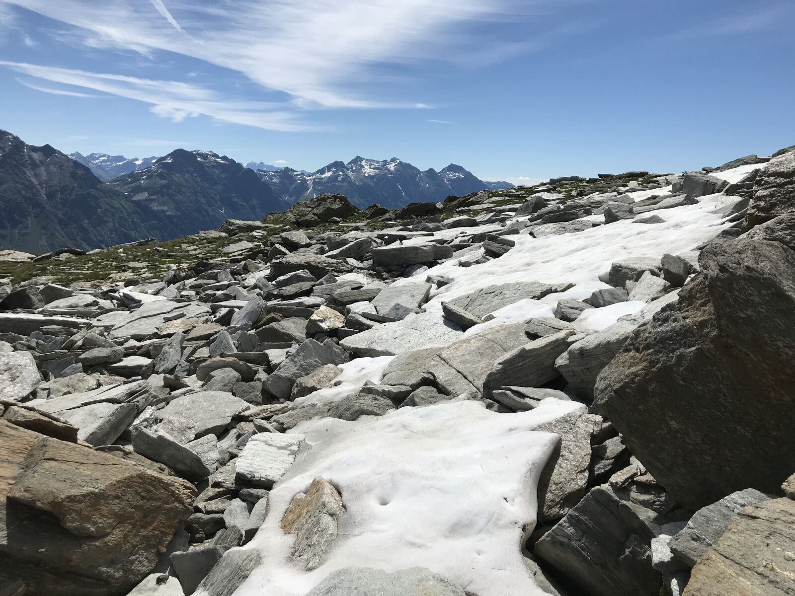 iPhone 7 back camera 3.99mm f/1.8 sample photo. Towards the rodond, alpine photography