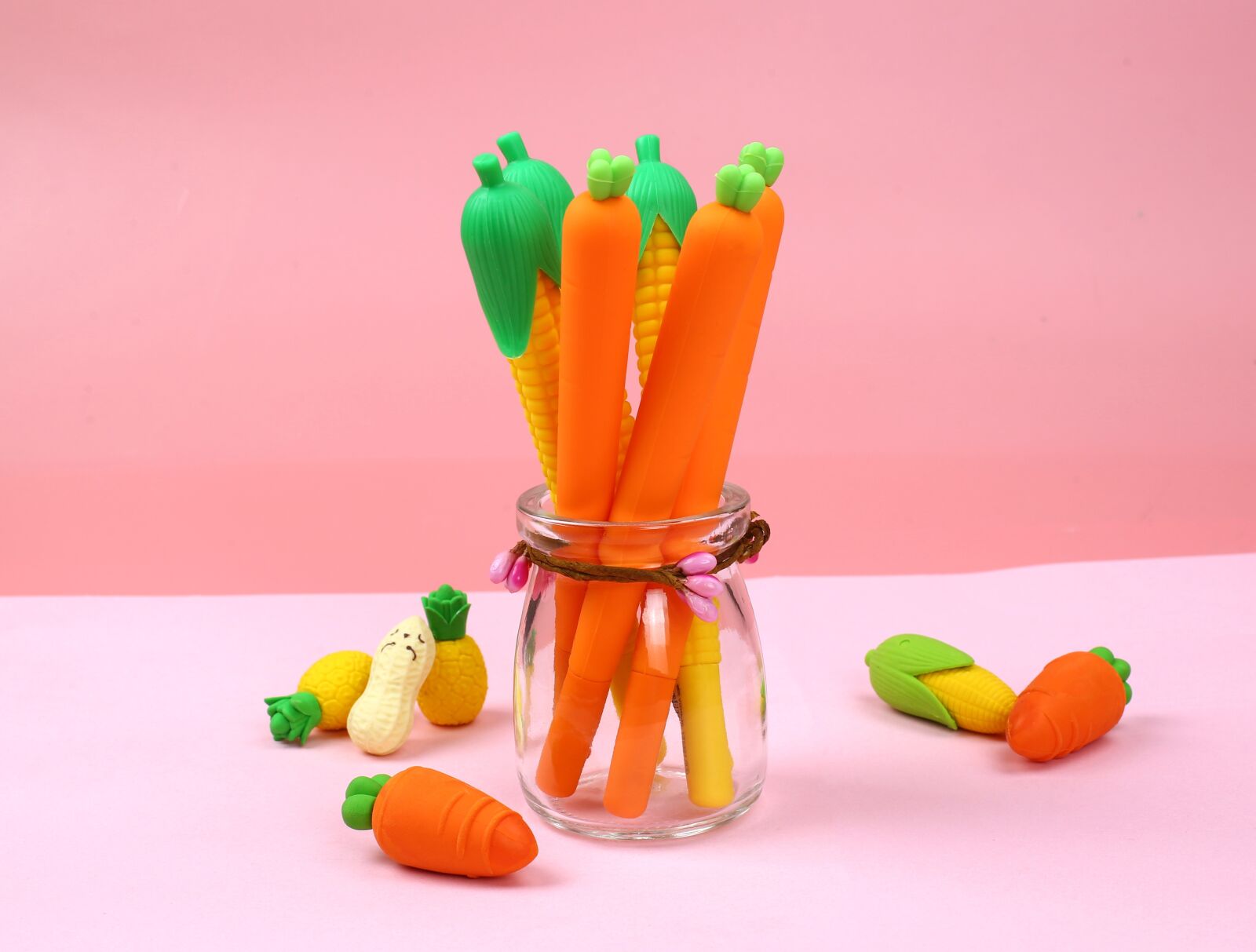 Canon EF 50mm F1.4 USM sample photo. Carrot pen, pen, glass photography