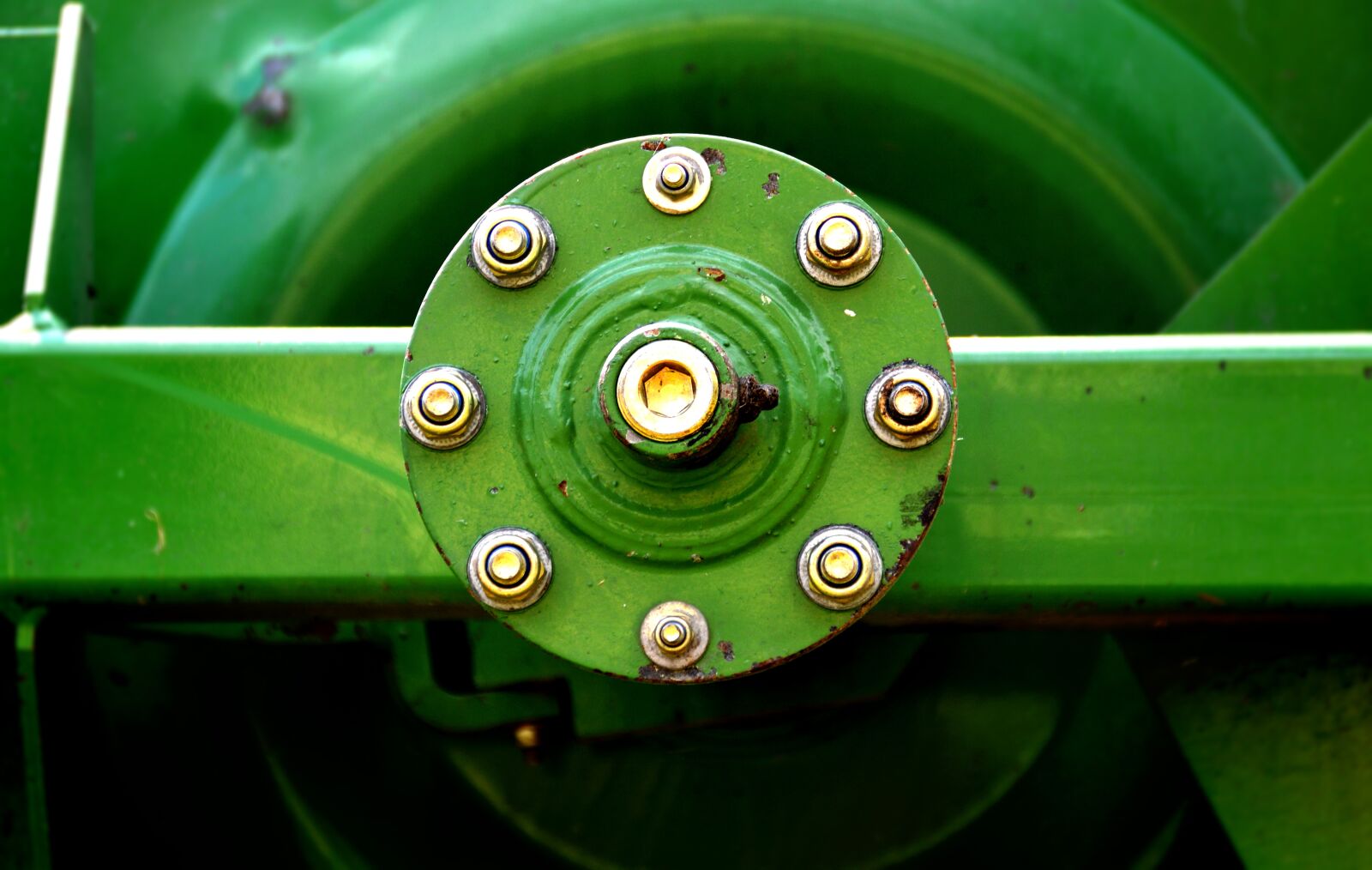 Nikon D3200 sample photo. Agricultural machine, screw, fixing photography