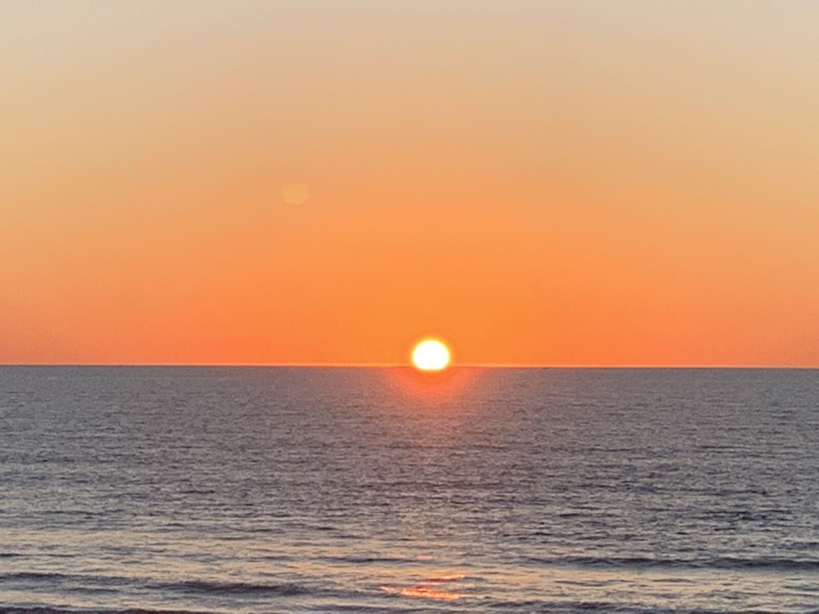 Apple iPhone XR sample photo. Sunrise, sunshine, beach photography