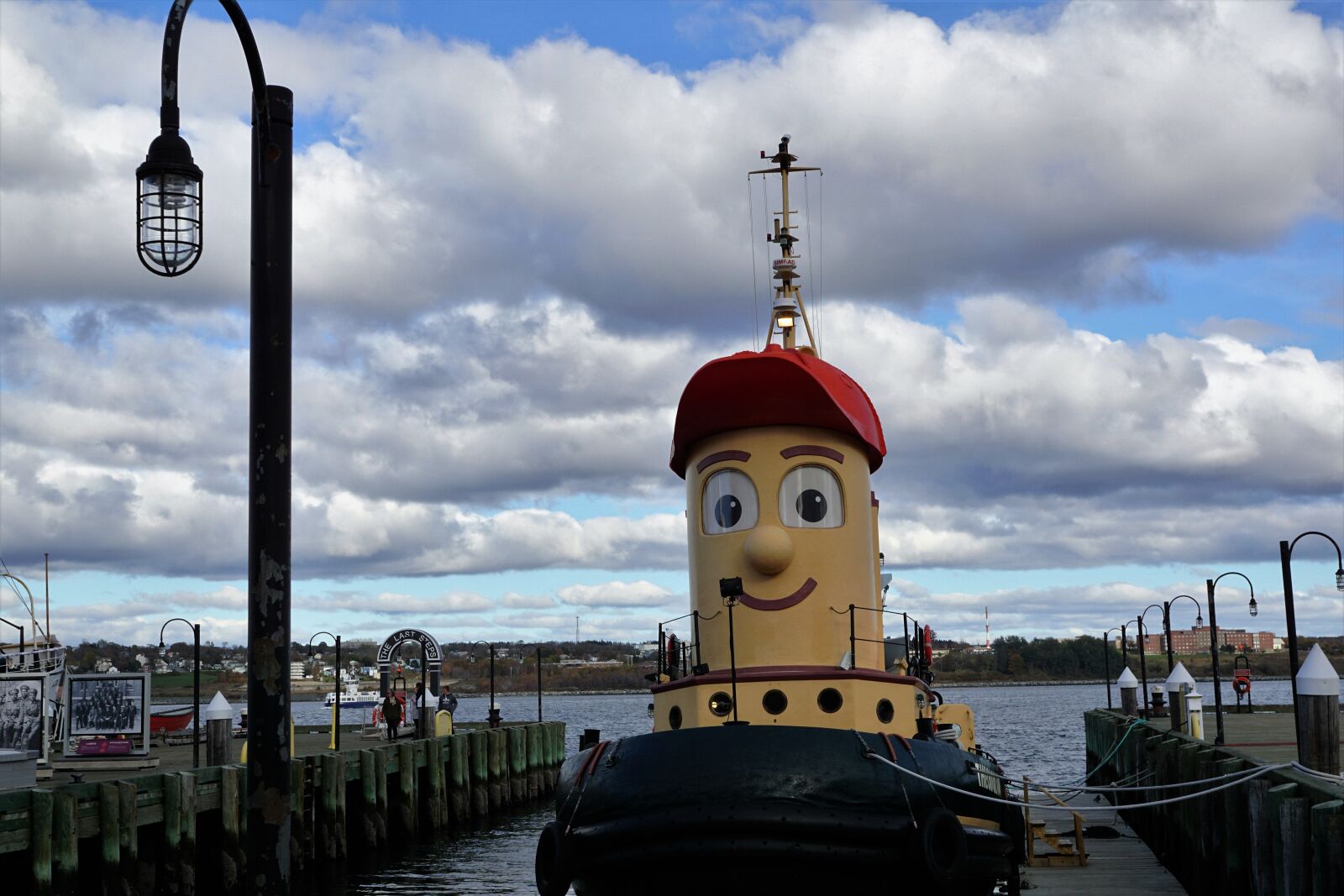 Sony ILCA-77M2 + Sony DT 16-50mm F2.8 SSM sample photo. Boat, halifax, sky photography