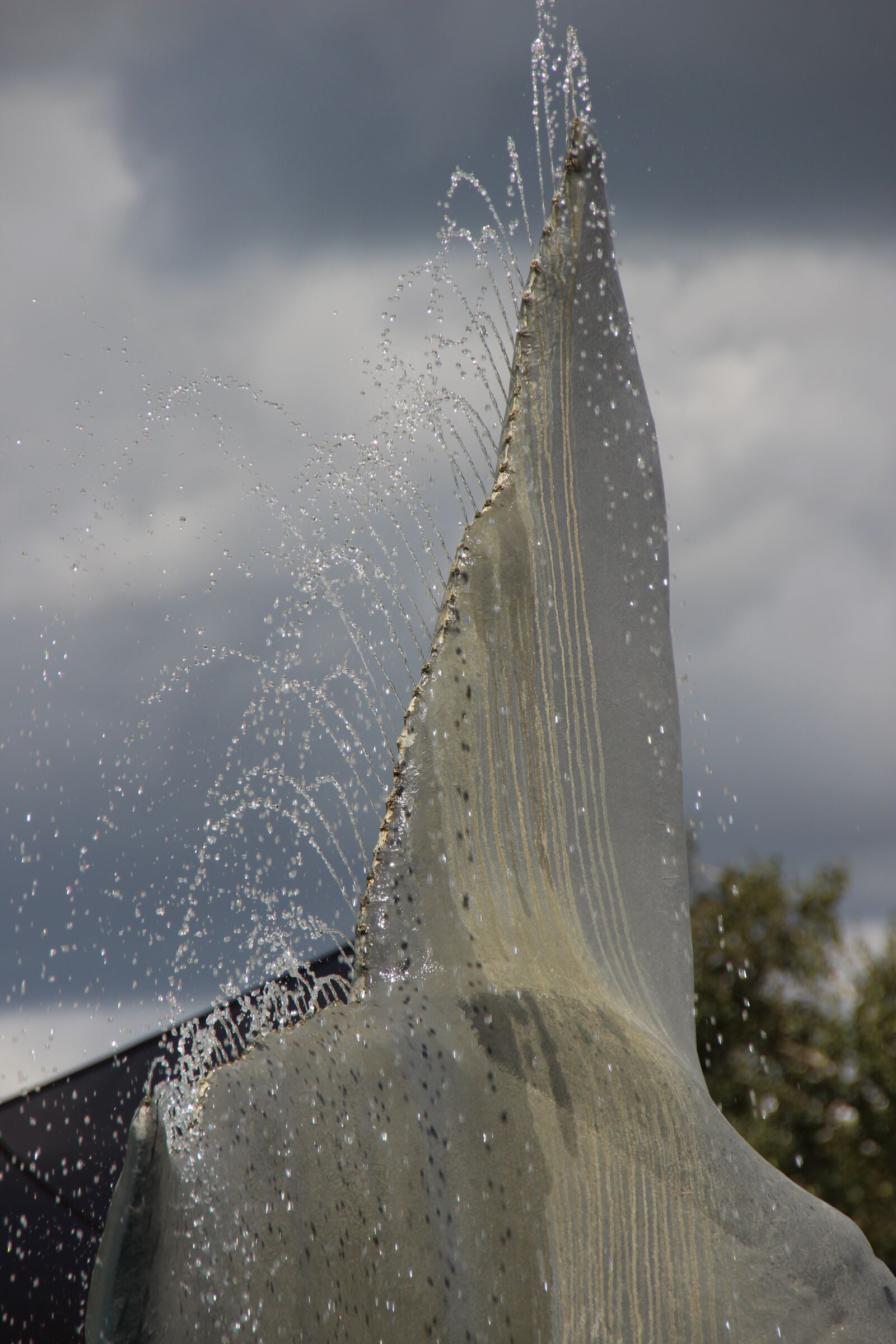 Canon EOS 600D (Rebel EOS T3i / EOS Kiss X5) sample photo. Water, fountain, wal photography