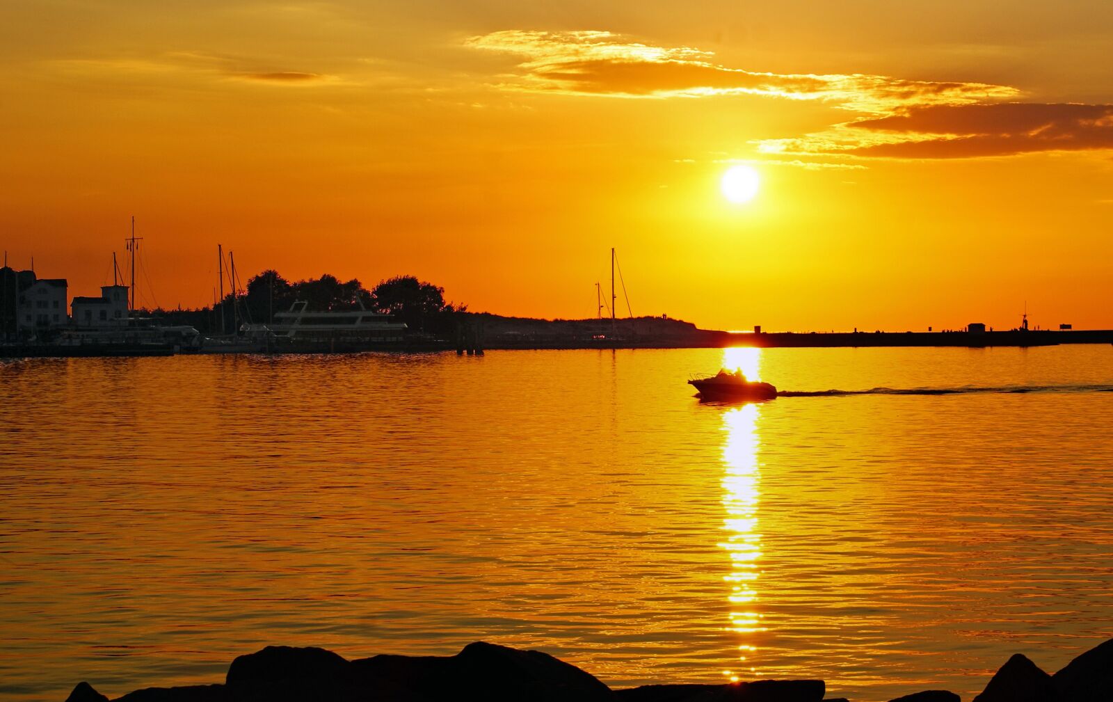 Sony Alpha DSLR-A330 sample photo. Sunset, baltic sea, warnem photography