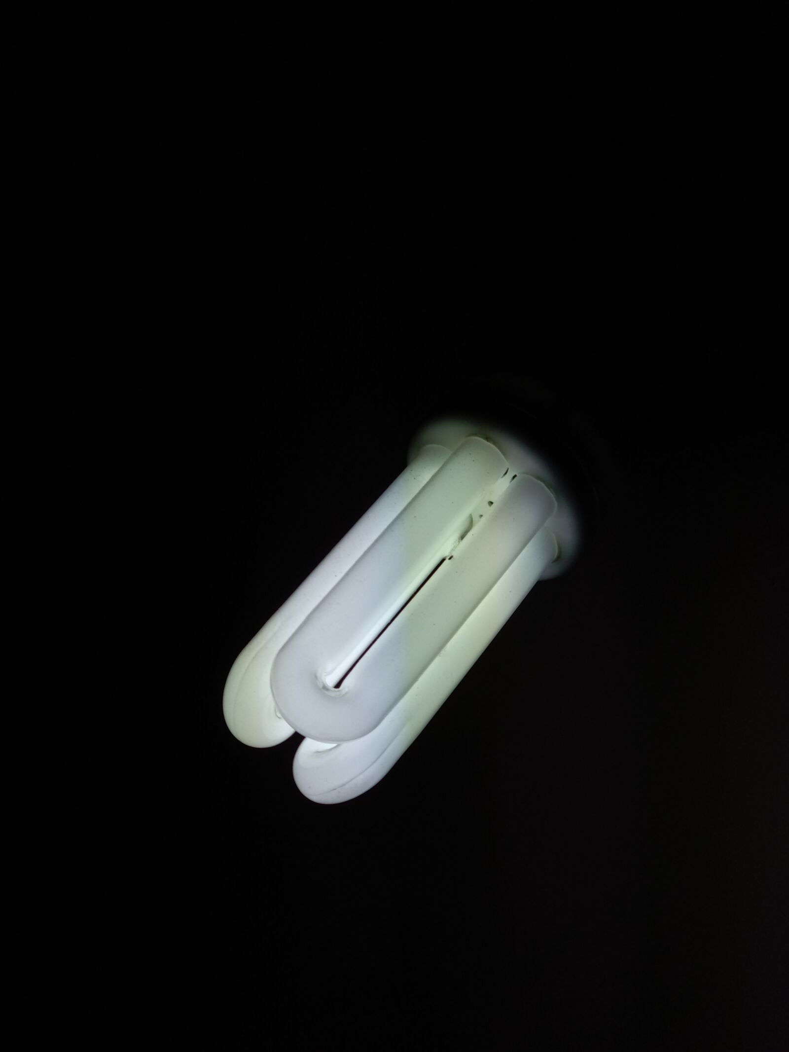 Xiaomi Mi A1 sample photo. Fluorescent, light, bulb, lowlight photography