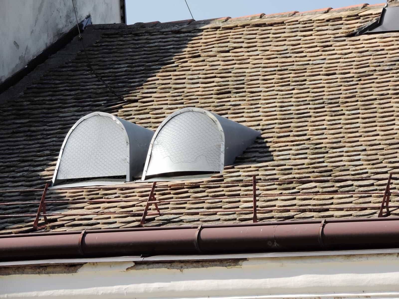 Nikon Coolpix P520 sample photo. Architecture, roofing, roof, tile photography