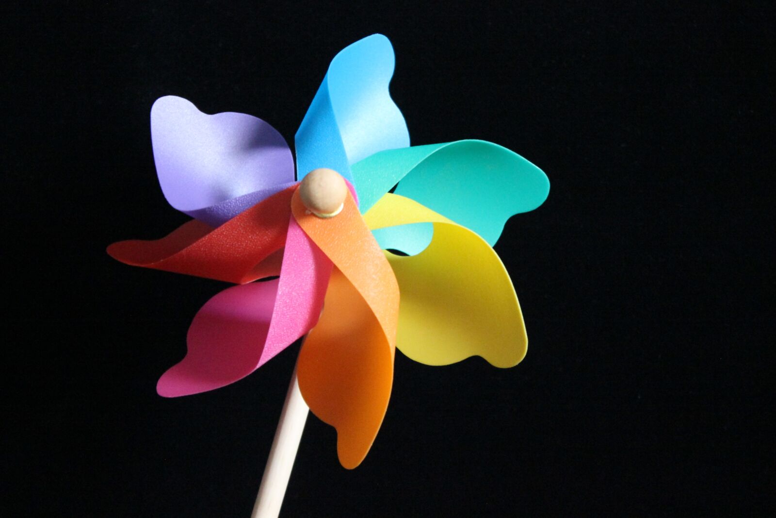 Canon EOS 600D (Rebel EOS T3i / EOS Kiss X5) sample photo. Pinwheel, toys, colorful photography