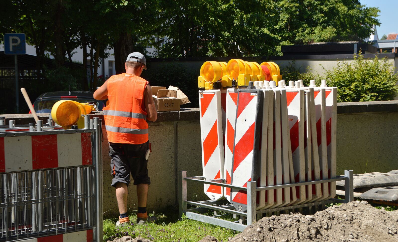 Nikon D3200 sample photo. Site, marking work, barrier photography