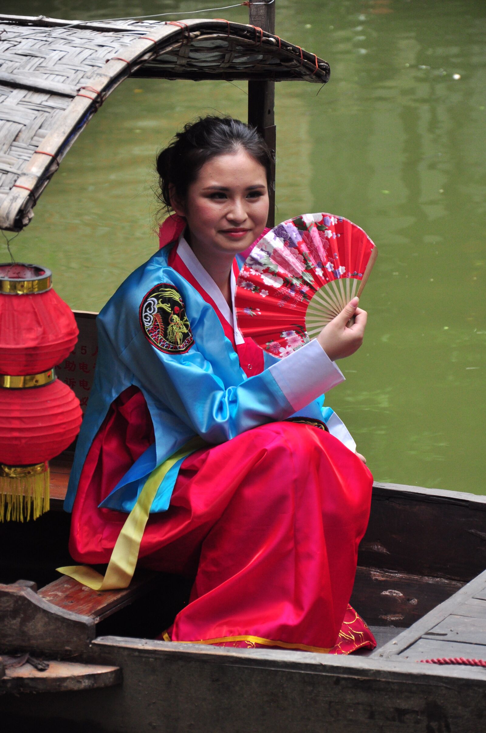 Nikon D90 sample photo. Chinese woman with fan photography