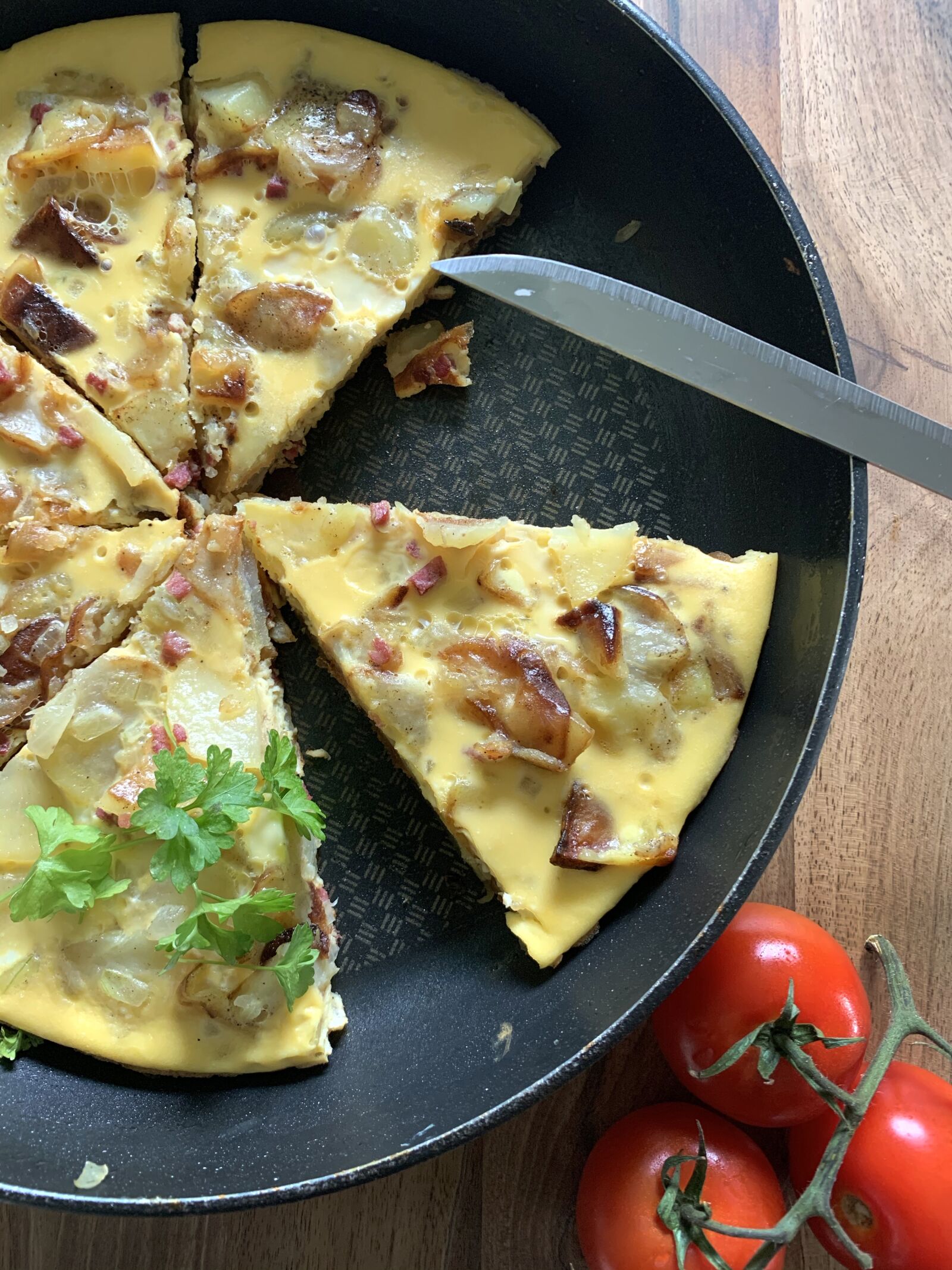 Apple iPhone XS sample photo. Tortilla, potatoes, spanish photography