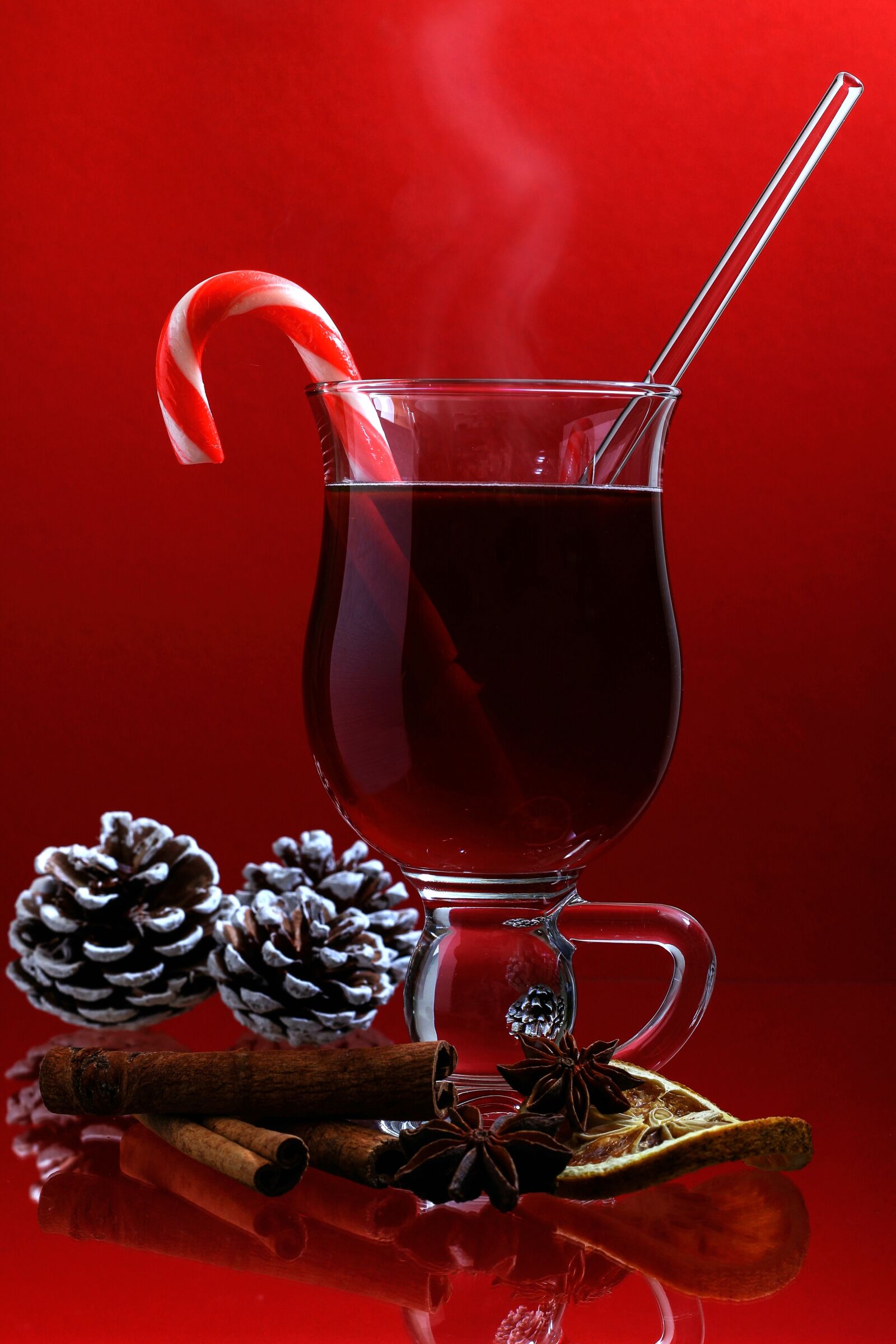 Canon EOS 600D (Rebel EOS T3i / EOS Kiss X5) sample photo. Glass, winter, hot drink photography