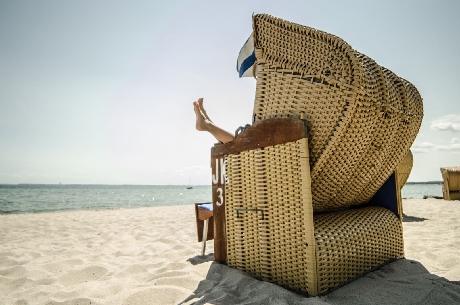 Nikon D7000 sample photo. Beach chair, recovery, sea photography