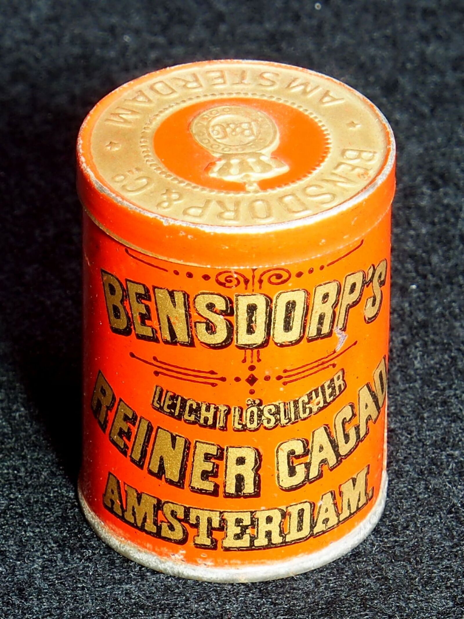 OLYMPUS M.12-50mm F3.5-6.3 sample photo. Bensdorps, cacao, box photography
